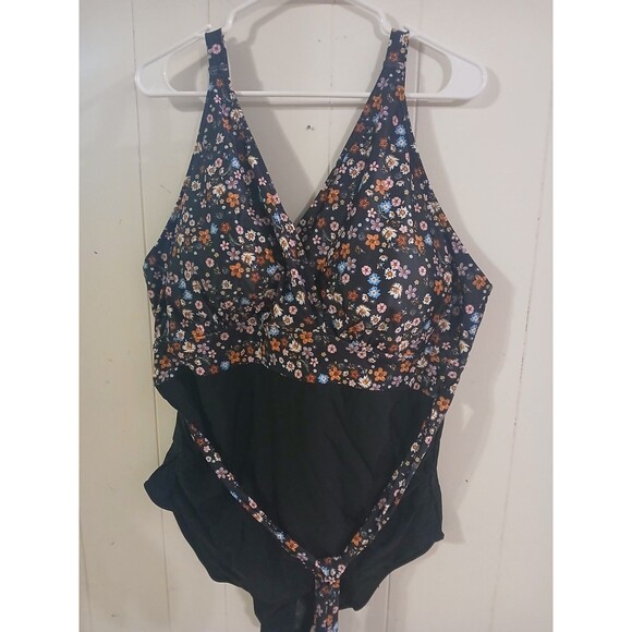 BloomChic Other - BloomChic Plus Size Black  Floral 1 Piece Swimsuit Adjustable Straps 22-24